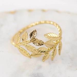 NEW THE ROYAL STANDARD laurel wreath napkin ring in gold